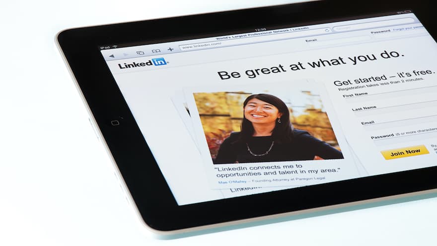 LinkedIn Headline Examples for Salespeople